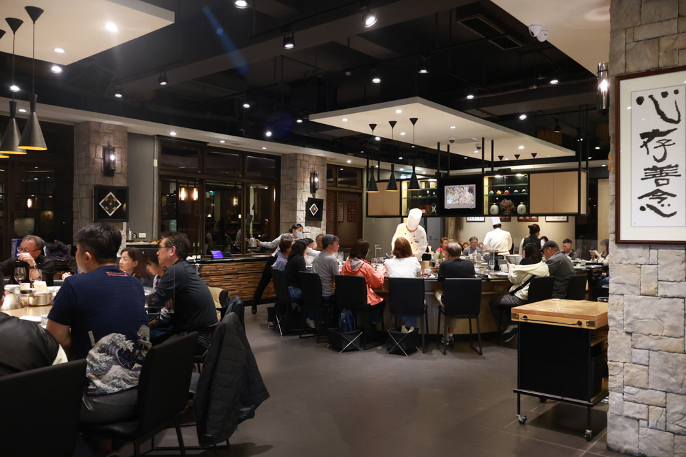 宜蘭五結美食｜饗宴鐵板燒。開業20年的頂級無菜單料理鐵板燒、宜蘭在地食材、互動式鐵板燒、寵物友善專屬VIP房