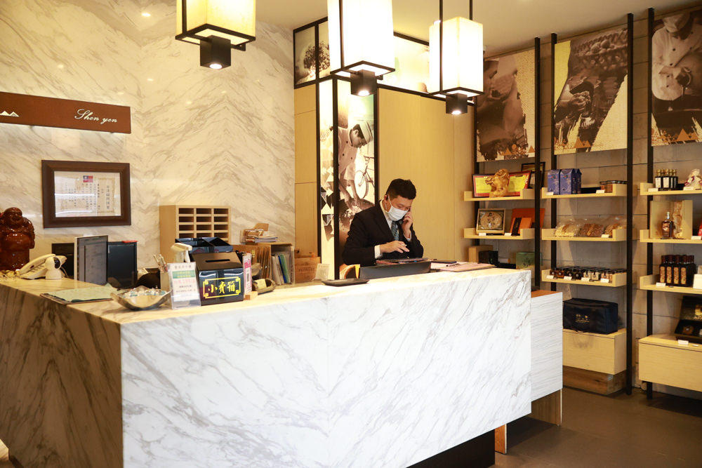 宜蘭五結美食｜饗宴鐵板燒。開業20年的頂級無菜單料理鐵板燒、宜蘭在地食材、互動式鐵板燒、寵物友善專屬VIP房