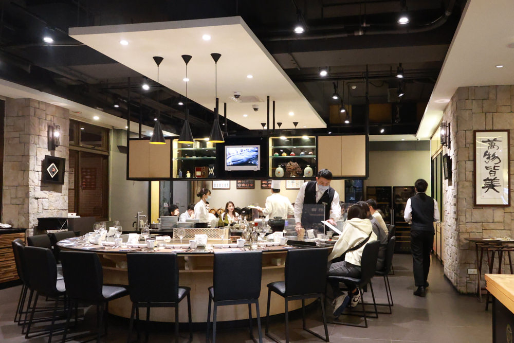 宜蘭五結美食｜饗宴鐵板燒。開業20年的頂級無菜單料理鐵板燒、宜蘭在地食材、互動式鐵板燒、寵物友善專屬VIP房