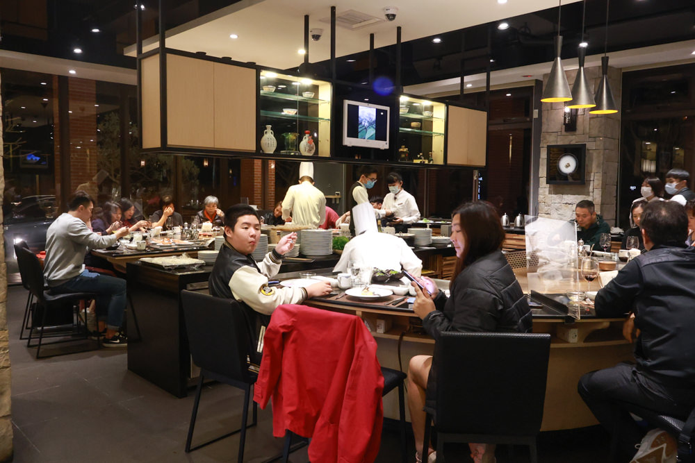 宜蘭五結美食｜饗宴鐵板燒。開業20年的頂級無菜單料理鐵板燒、宜蘭在地食材、互動式鐵板燒、寵物友善專屬VIP房