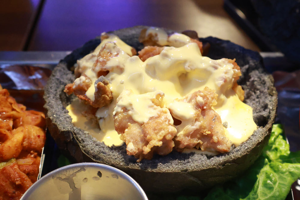 宜蘭美食｜古亭穀倉韓雞一號倉尺洞。韓式經典長鐵板料理、寵物友善燒餐廳、宜蘭壯圍美食