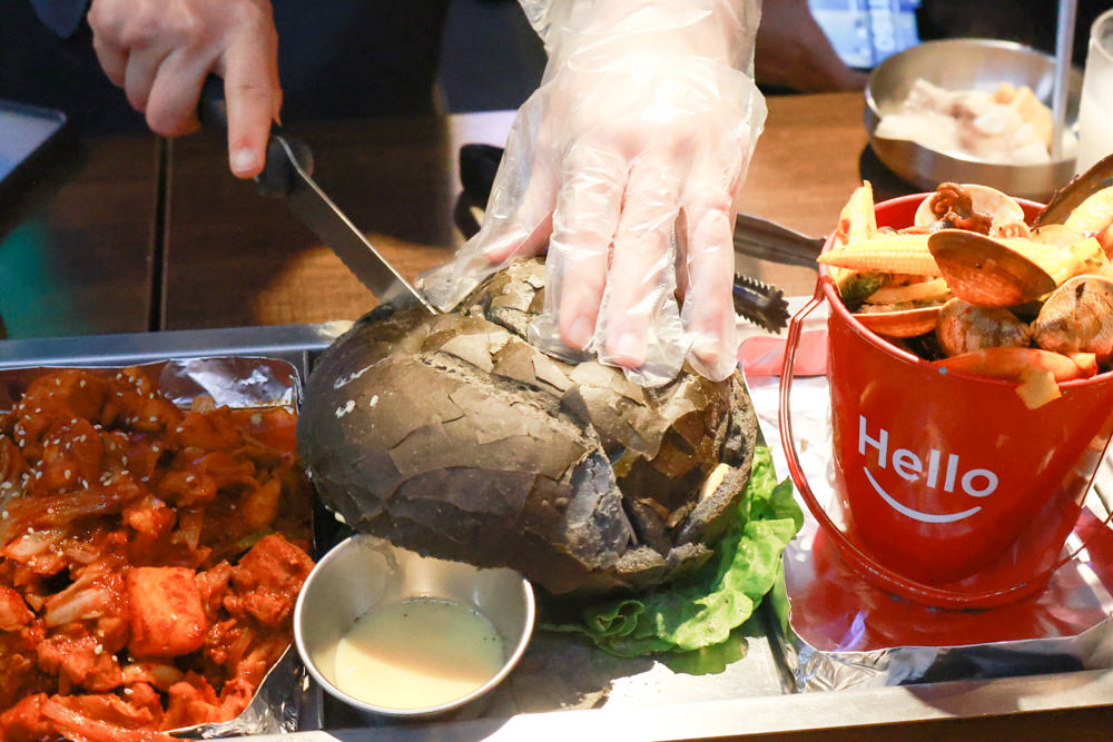 宜蘭美食｜古亭穀倉韓雞一號倉尺洞。韓式經典長鐵板料理、寵物友善燒餐廳、宜蘭壯圍美食