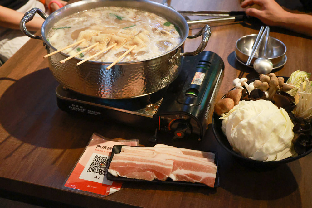 宜蘭美食｜古亭穀倉韓雞一號倉尺洞。韓式經典長鐵板料理、寵物友善燒餐廳、宜蘭壯圍美食