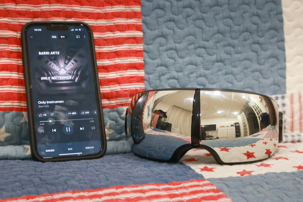 Philips飛利浦氣囊式熱敷眼部按摩器(PPM2701BK)。溫感熱敷、3D鏤空可視、可折疊好攜帶、一鍵熱敷、還可以支援藍牙