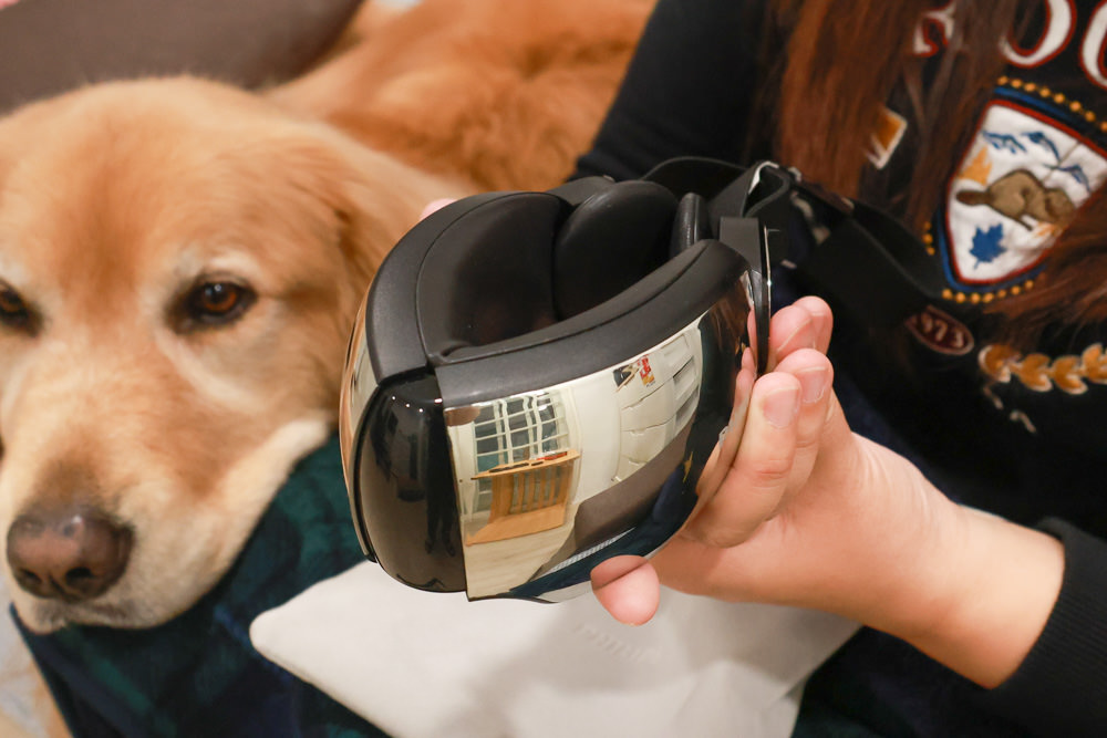 Philips飛利浦氣囊式熱敷眼部按摩器(PPM2701BK)。溫感熱敷、3D鏤空可視、可折疊好攜帶、一鍵熱敷、還可以支援藍牙