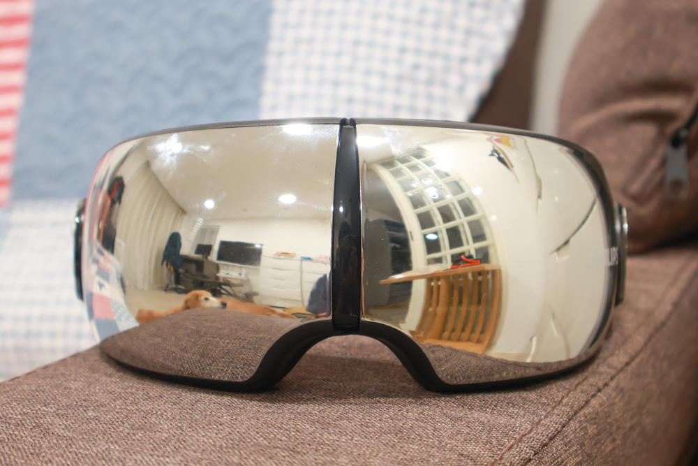 Philips飛利浦氣囊式熱敷眼部按摩器(PPM2701BK)。溫感熱敷、3D鏤空可視、可折疊好攜帶、一鍵熱敷、還可以支援藍牙