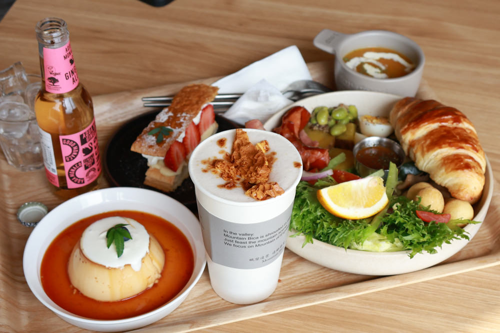 南投清境美食|Mountain Bica Cafe 彼卡山咖啡廳。寵物友善餐廳、清境最美玻璃屋咖啡廳 - 第25張圖 南投清境美食|Mountain Bica Cafe 彼卡山咖啡廳。寵物友善餐廳、清境最美玻璃屋咖啡廳