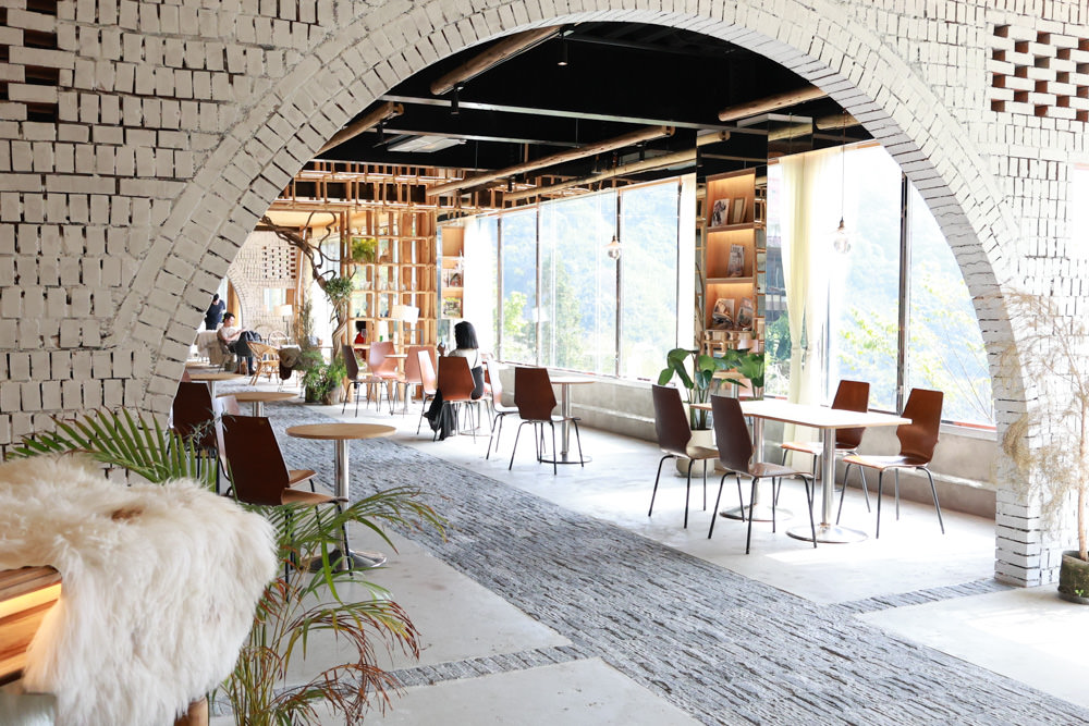 南投清境美食|Mountain Bica Cafe 彼卡山咖啡廳。寵物友善餐廳、清境最美玻璃屋咖啡廳 - 第13張圖 南投清境美食|Mountain Bica Cafe 彼卡山咖啡廳。寵物友善餐廳、清境最美玻璃屋咖啡廳