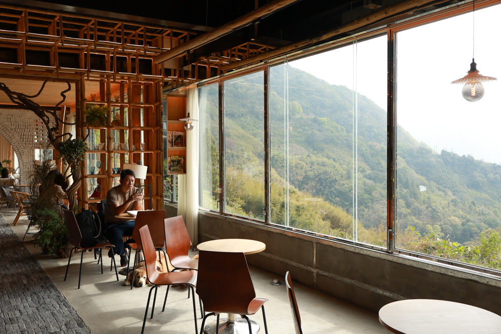 南投清境美食|Mountain Bica Cafe 彼卡山咖啡廳。寵物友善餐廳、清境最美玻璃屋咖啡廳 - 第20張圖 南投清境美食|Mountain Bica Cafe 彼卡山咖啡廳。寵物友善餐廳、清境最美玻璃屋咖啡廳