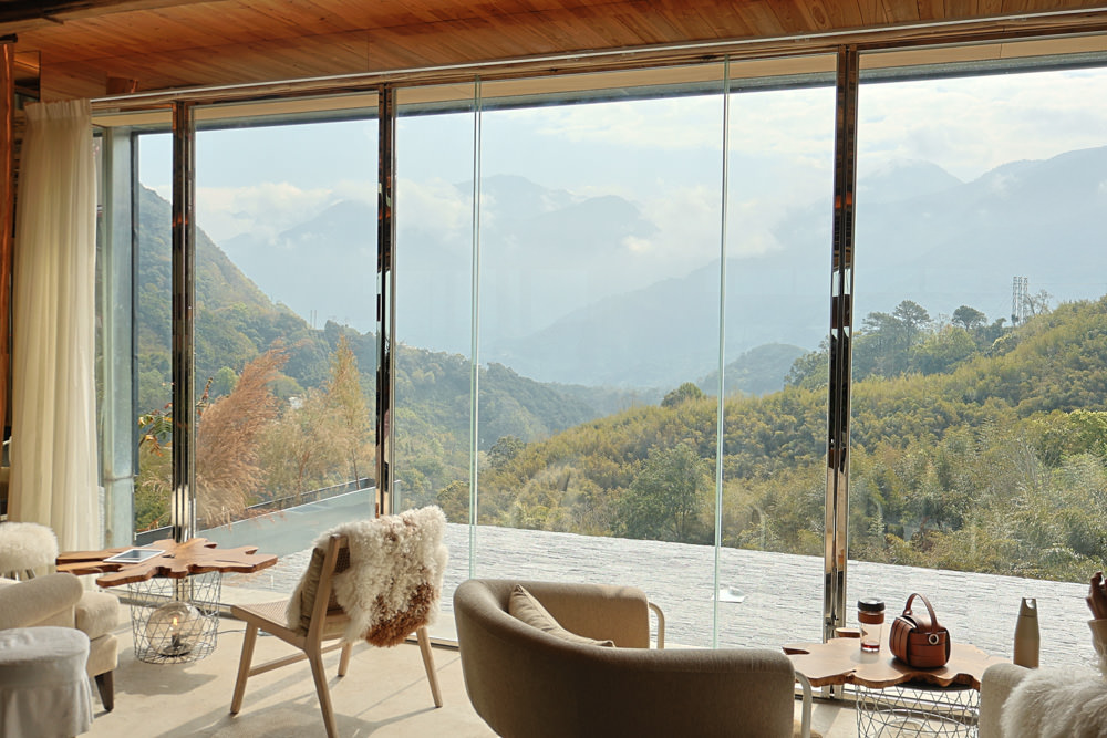 南投清境美食｜Mountain Bica Cafe 彼卡山咖啡廳。寵物友善餐廳、清境最美玻璃屋咖啡廳