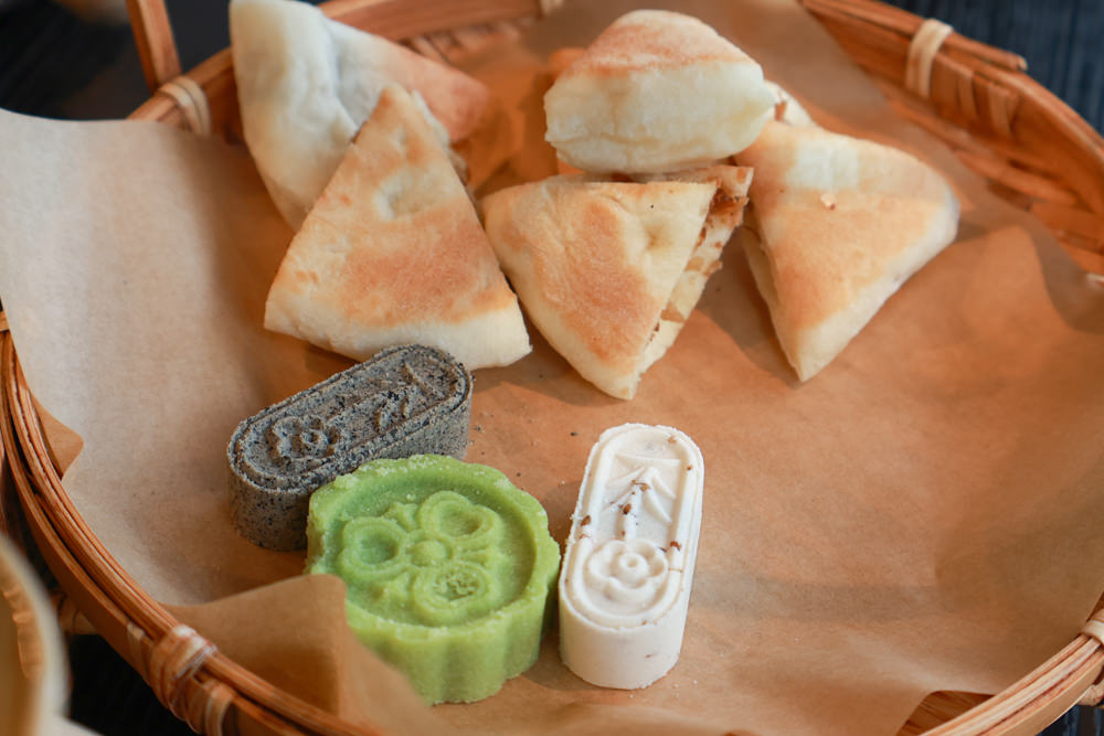 南投日月潭｜日月潭湖的怪物。日式咖啡屋、湖怪紅龜粿點心架、日式榻榻米咖啡廳、日月潭特色咖啡廳