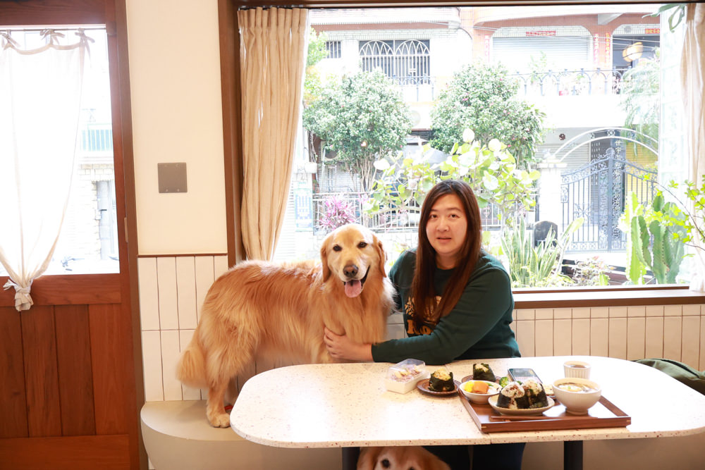 林口美食｜滿宅。寵物友善餐廳、日系手作飯糰、隱藏巷弄中的早午餐、日式復古風飯糰