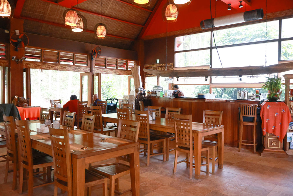 南投魚池美食｜烏布雨林峇里島主題餐廳。隱藏在日月潭山林裡的峇里島宮殿、寵物需放置推車中才可進入餐廳