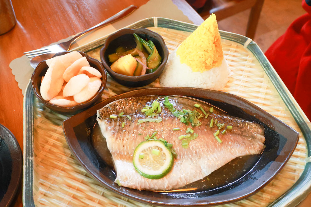 南投魚池美食｜烏布雨林峇里島主題餐廳。隱藏在日月潭山林裡的峇里島宮殿、寵物需放置推車中才可進入餐廳