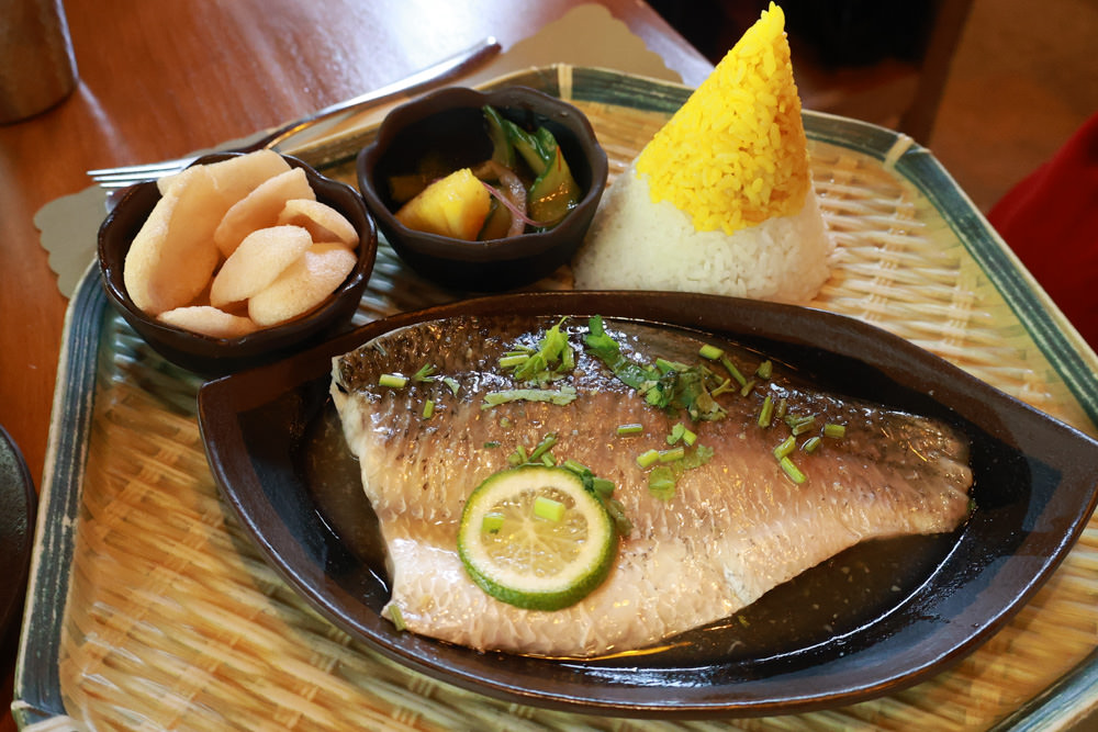 南投魚池美食｜烏布雨林峇里島主題餐廳。隱藏在日月潭山林裡的峇里島宮殿、寵物需放置推車中才可進入餐廳