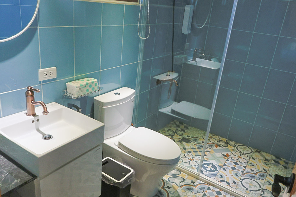 苗栗銅鑼99之6莊園包棟民宿｜充滿異國風情的寵物友善民宿、大草皮、樹屋、BBQ涼亭烤肉區