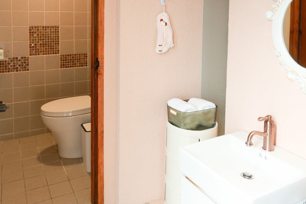 苗栗銅鑼99之6莊園包棟民宿｜充滿異國風情的寵物友善民宿、大草皮、樹屋、BBQ涼亭烤肉區