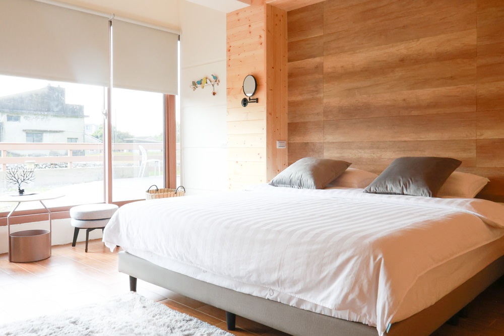 苗栗銅鑼99之6莊園包棟民宿｜充滿異國風情的寵物友善民宿、大草皮、樹屋、BBQ涼亭烤肉區