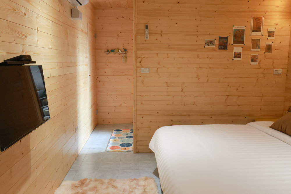 苗栗銅鑼99之6莊園包棟民宿｜充滿異國風情的寵物友善民宿、大草皮、樹屋、BBQ涼亭烤肉區