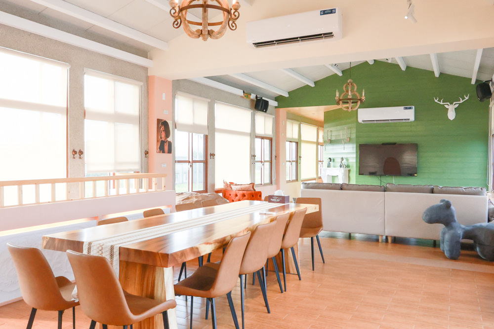 苗栗銅鑼99之6莊園包棟民宿｜充滿異國風情的寵物友善民宿、大草皮、樹屋、BBQ涼亭烤肉區