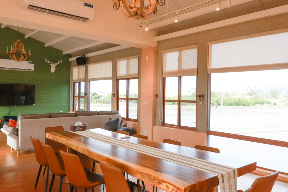 苗栗銅鑼99之6莊園包棟民宿｜充滿異國風情的寵物友善民宿、大草皮、樹屋、BBQ涼亭烤肉區