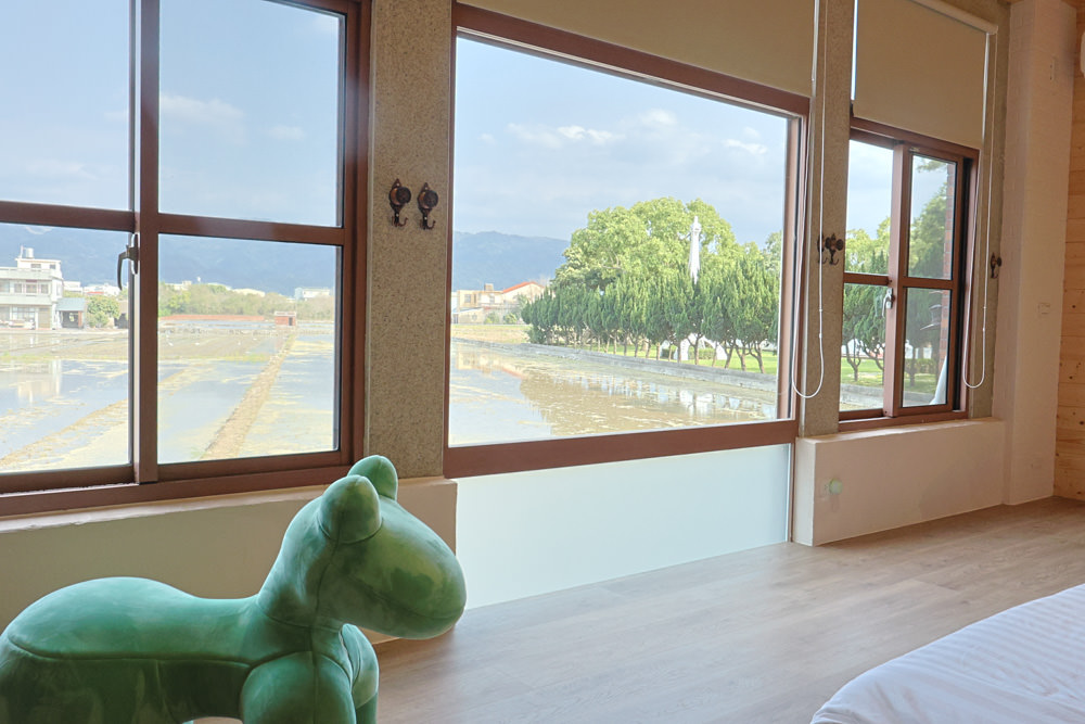 苗栗銅鑼99之6莊園包棟民宿｜充滿異國風情的寵物友善民宿、大草皮、樹屋、BBQ涼亭烤肉區