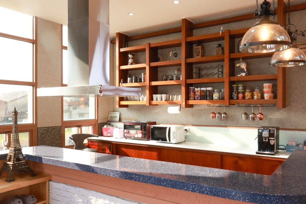 苗栗銅鑼99之6莊園包棟民宿｜充滿異國風情的寵物友善民宿、大草皮、樹屋、BBQ涼亭烤肉區