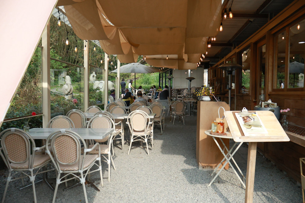 坪林美食|心茶合一TeaFlow坪林店。寵物友善、在茶園中享受早午餐、森林系咖啡廳、坪林景觀餐廳 - 第5張圖 坪林美食|心茶合一TeaFlow坪林店。寵物友善、在茶園中享受早午餐、森林系咖啡廳、坪林景觀餐廳