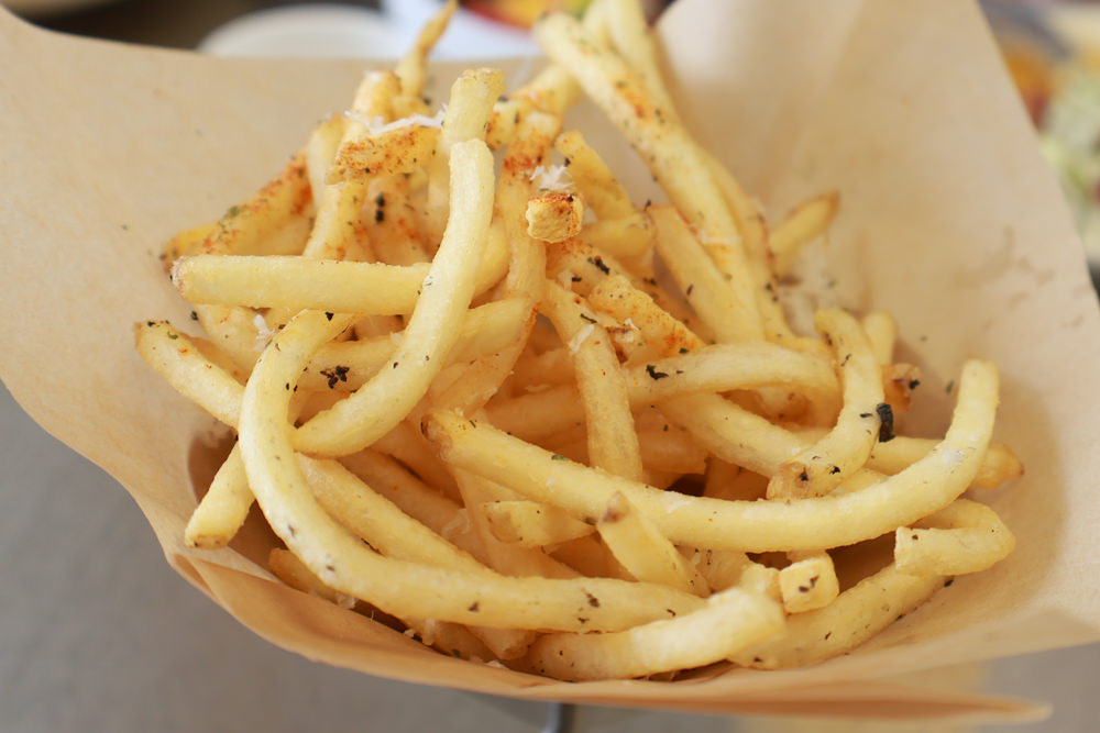 新店美食|Bellyflopp Cafe。新店花園新城景觀咖啡廳、寵物友善餐廳、早午餐、老屋咖啡廳 - 第19張圖 新店美食|Bellyflopp Cafe。新店花園新城景觀咖啡廳、寵物友善餐廳、早午餐、老屋咖啡廳