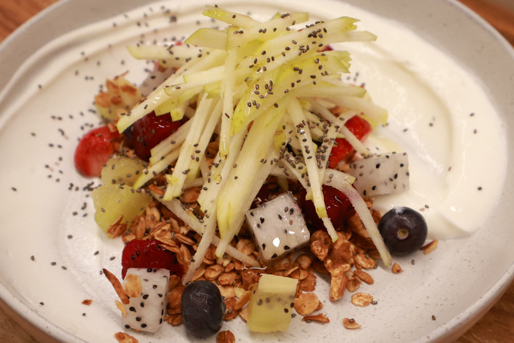 新店美食｜YARRA Cafe 澳式早午餐。寵物友善餐廳、新店咖啡廳、捷運小碧潭站、可以預訂寵物餐