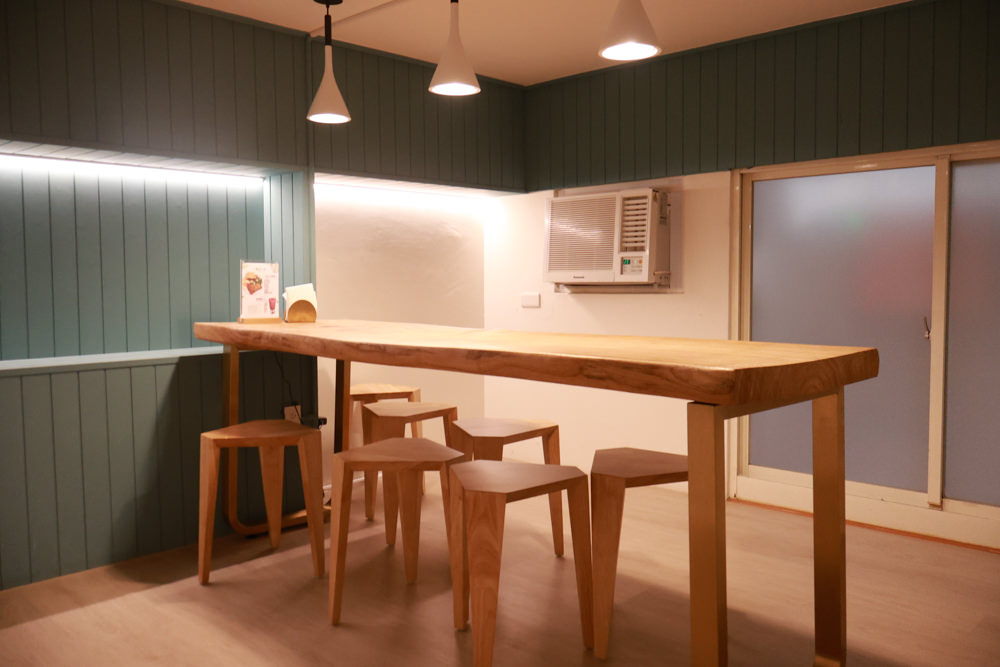 新店美食｜YARRA Cafe 澳式早午餐。寵物友善餐廳、新店咖啡廳、捷運小碧潭站、可以預訂寵物餐