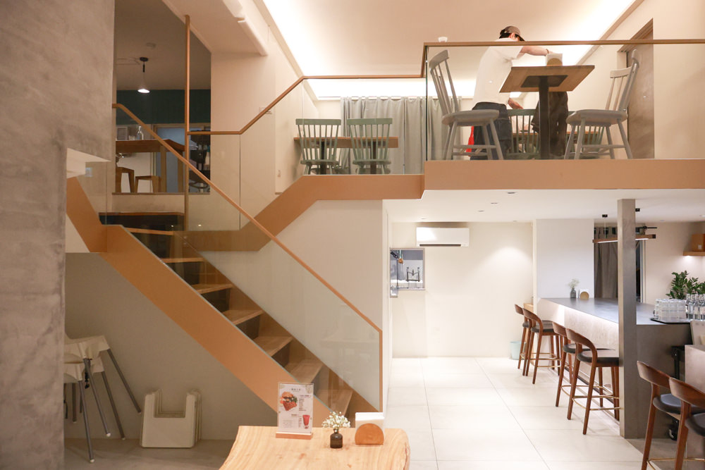 新店美食｜YARRA Cafe 澳式早午餐。寵物友善餐廳、新店咖啡廳、捷運小碧潭站、可以預訂寵物餐