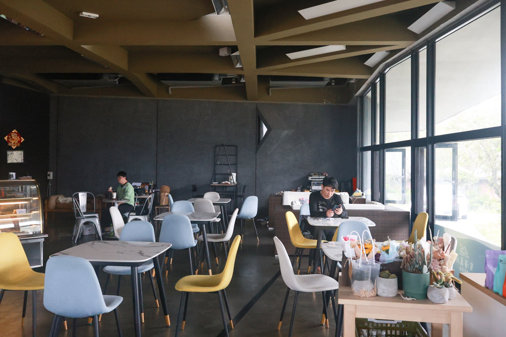 宜蘭頭城|有海真好咖啡。頭城濱海森林公園、頭城寵物友善餐廳、八角瞭望台旁無敵海景咖啡廳 - 第17張圖 宜蘭頭城|有海真好咖啡。頭城濱海森林公園、頭城寵物友善餐廳、八角瞭望台旁無敵海景咖啡廳