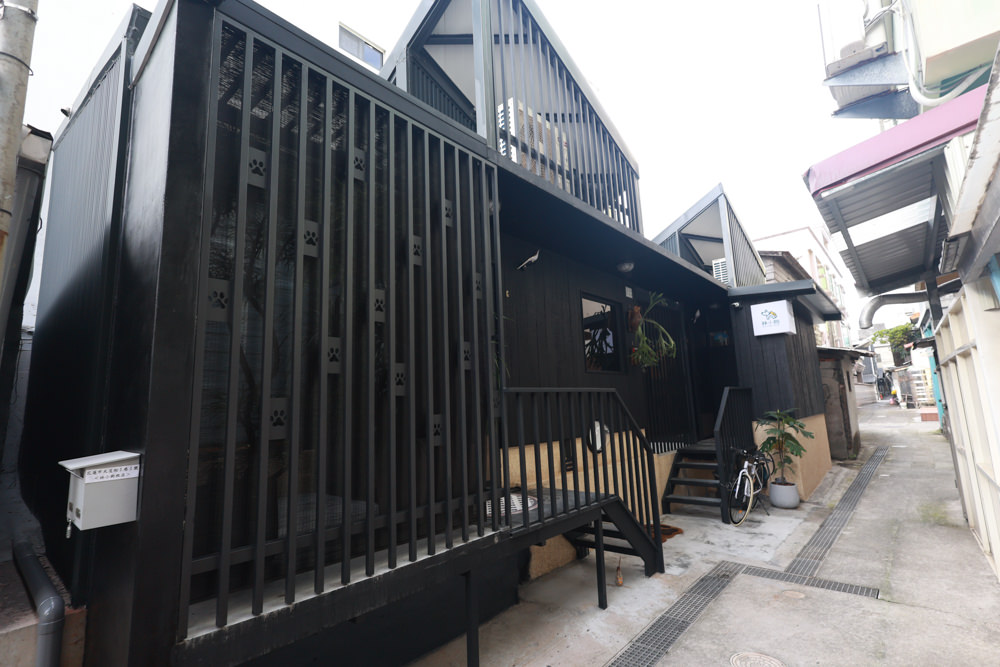 花蓮｜林小狗旅店Paw-some hostel。寵物友善民宿、鄰近東大門夜市、北濱公園、花蓮市區臨海民宿