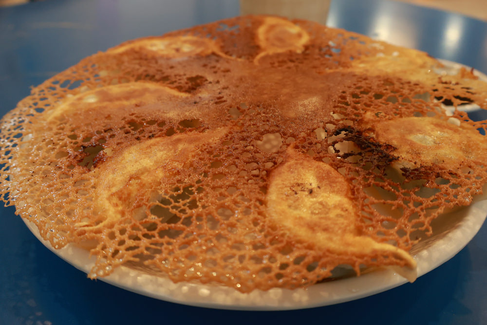 好運站Haooyun Station｜萬華美食、台北寵物友善餐廳、韓系咖啡廳早午餐、冰花煎餃、豬腳飯