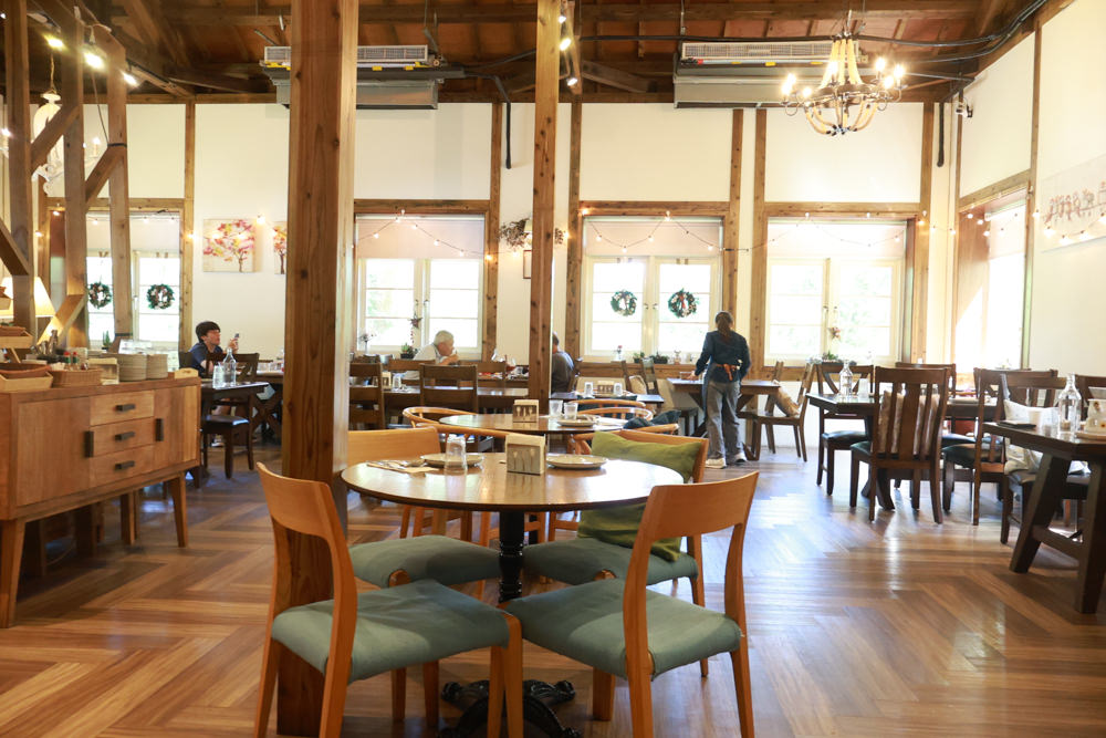 朱里昂法式廚房陽明山店｜台北美食、台北寵物友善餐廳、陽明山草山小鎮、陽明山美軍俱樂部