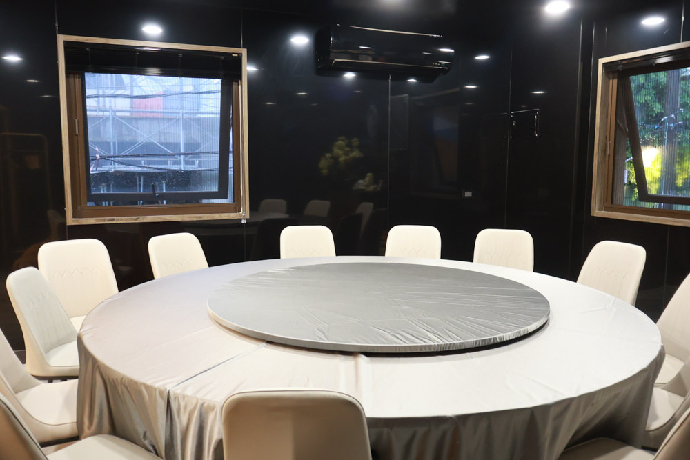 桃園蘆竹美食｜民權拾酒。野奢露營風餐酒館、寵物友善餐廳、專屬KTV包廂、桃園餐酒館、露營風酒吧