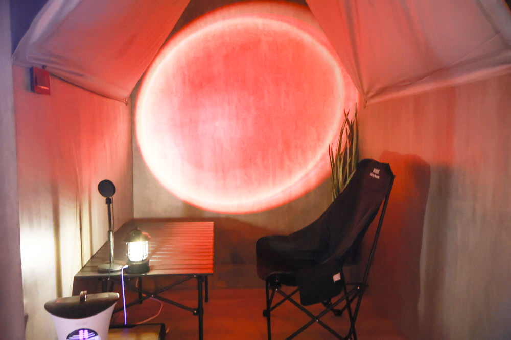 桃園蘆竹美食｜民權拾酒。野奢露營風餐酒館、寵物友善餐廳、專屬KTV包廂、桃園餐酒館、露營風酒吧