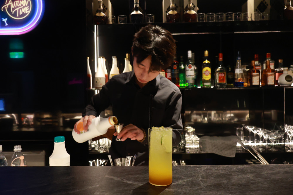 桃園蘆竹美食｜民權拾酒。野奢露營風餐酒館、寵物友善餐廳、專屬KTV包廂、桃園餐酒館、露營風酒吧