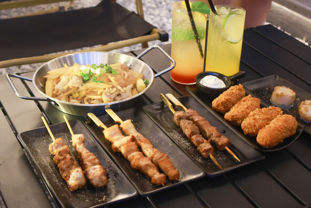 桃園蘆竹美食｜民權拾酒。野奢露營風餐酒館、寵物友善餐廳、專屬KTV包廂、桃園餐酒館、露營風酒吧