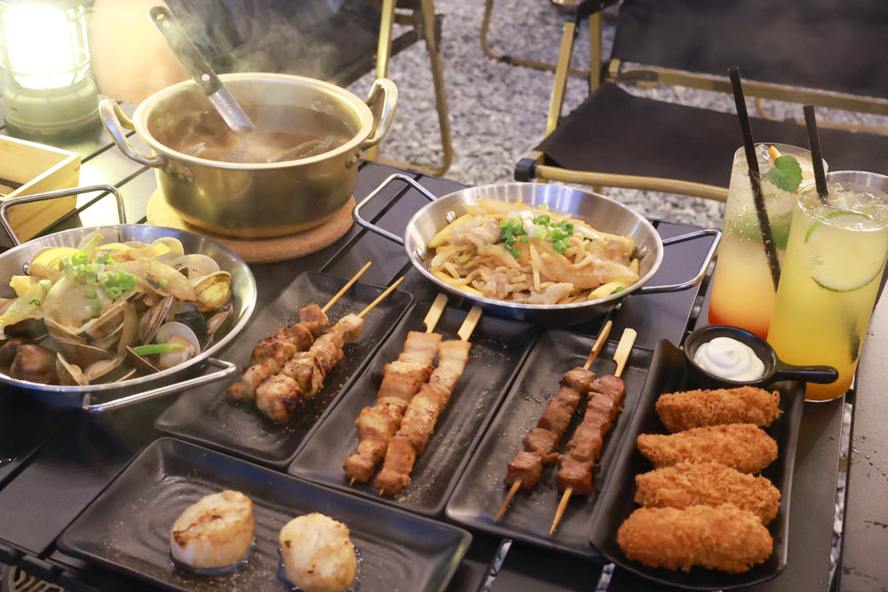 桃園蘆竹美食｜民權拾酒。野奢露營風餐酒館、寵物友善餐廳、專屬KTV包廂、桃園餐酒館、露營風酒吧