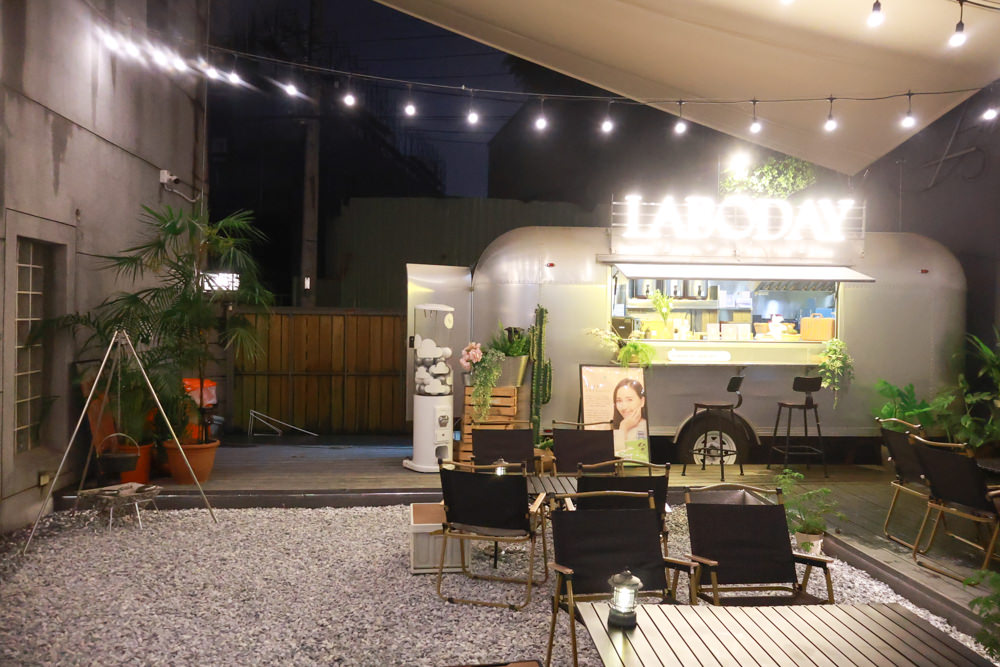 桃園蘆竹美食｜民權拾酒。野奢露營風餐酒館、寵物友善餐廳、專屬KTV包廂、桃園餐酒館、露營風酒吧