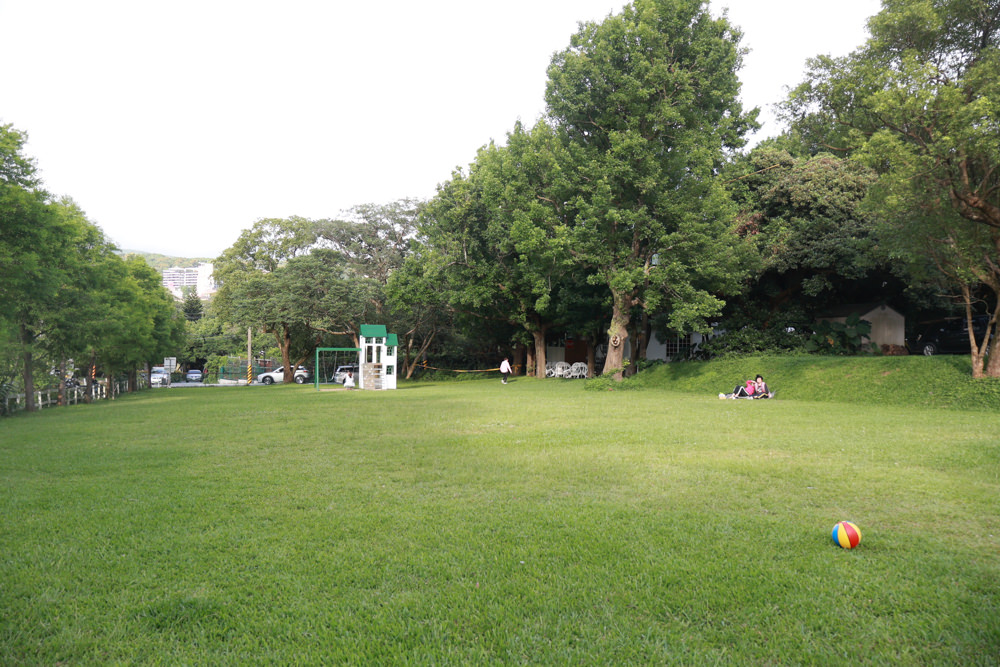 台北住宿｜陽明山美國度假村American Village。寵物友善民宿、整修翻新懷舊風情的美軍宿舍、美式洋房