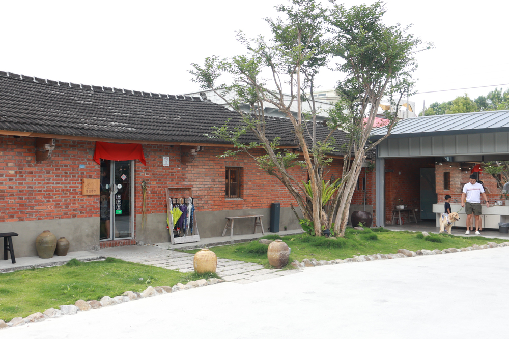 來初鍋物 | 宜蘭火鍋推薦。宜蘭寵物友善餐廳、百年古宅中大啖來初豆乳鍋、川麻豆乳鍋 - 第3張圖 來初鍋物 | 宜蘭火鍋推薦。宜蘭寵物友善餐廳、百年古宅中大啖來初豆乳鍋、川麻豆乳鍋