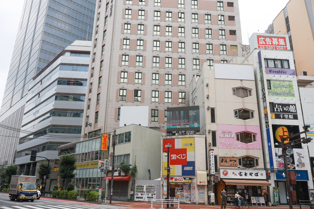 東京池袋住宿｜池袋站百夫長飯店 Centurion Hotel Ikebukuro。JR池袋站東口三分鐘、Denny’s早餐