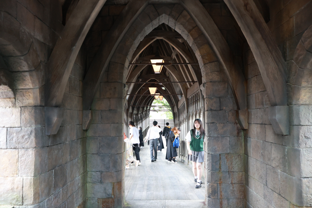 東京華納兄弟哈利波特影城全攻略｜東京波特影城門票、交通、設施場景、餐廳、法袍魔杖必買商品攻略