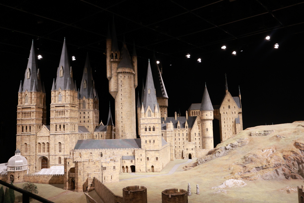 東京華納兄弟哈利波特影城全攻略｜東京波特影城門票、交通、設施場景、餐廳、法袍魔杖必買商品攻略