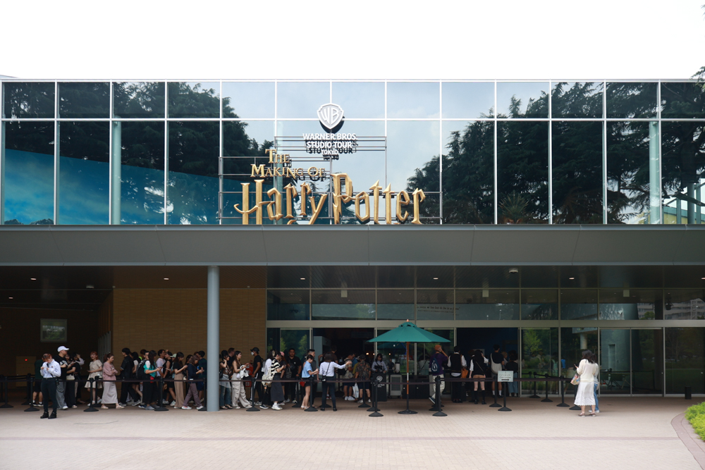 東京華納兄弟哈利波特影城全攻略｜東京波特影城門票、交通、設施場景、餐廳、法袍魔杖必買商品攻略