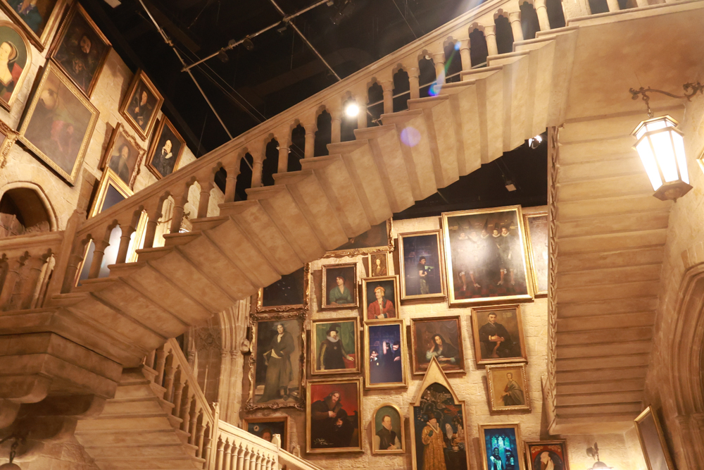 東京華納兄弟哈利波特影城全攻略｜東京波特影城門票、交通、設施場景、餐廳、法袍魔杖必買商品攻略