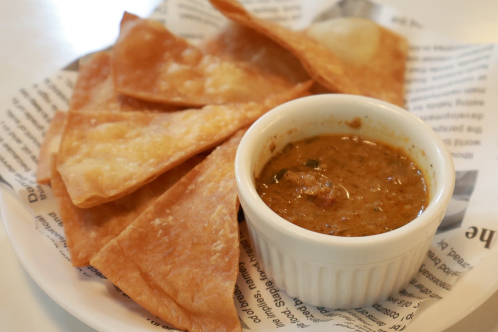台北士林｜凱莉餐廳。陽明山美式餐廳、寵物友善餐廳、綠意大草皮、陽明山美軍宿舍餐廳、老媽炸雞超正點！！